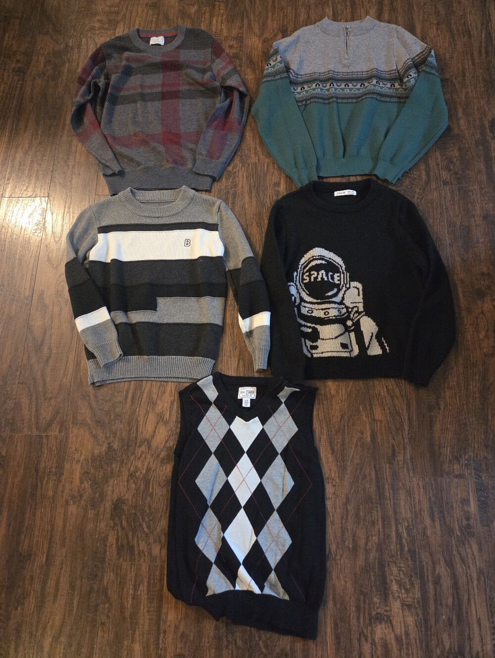 Boys 5 Pc Sweater Lot Size Large Long Sleeve.